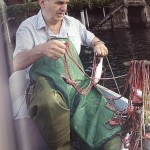 Piero Taroni in pesca al lavarello con le reti