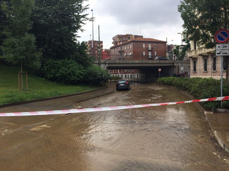Strade chiuse a causa dell'esondazione del Seveso