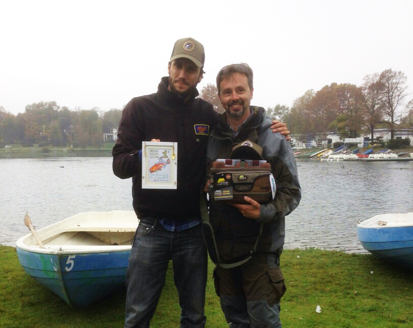 Pietro premia Savino per la miglior cattura!