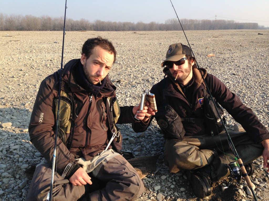 Pubblicità progresso: pescare è sano! Smoking & Drinking